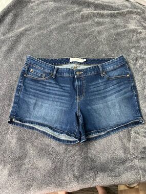 Torrid Denim Shorts Medium Wash Plus Size 20